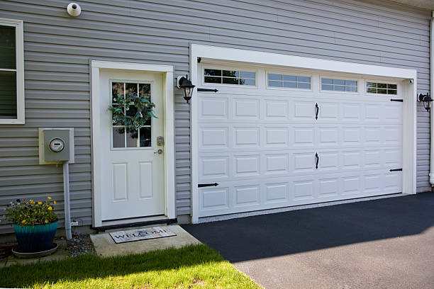 24/7 Emergency Garage Door Panel Replacement experts in Auburn, IL
